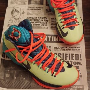 KD 5 "EXTRATERRESTRIAL"